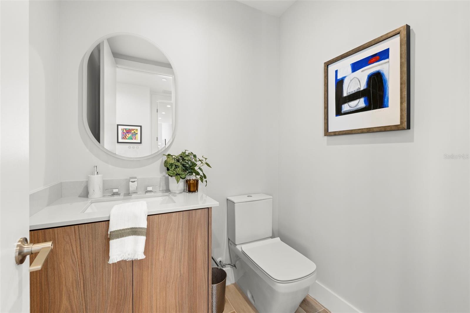 Listing photo id 9 for 5120 Marina Way 12003