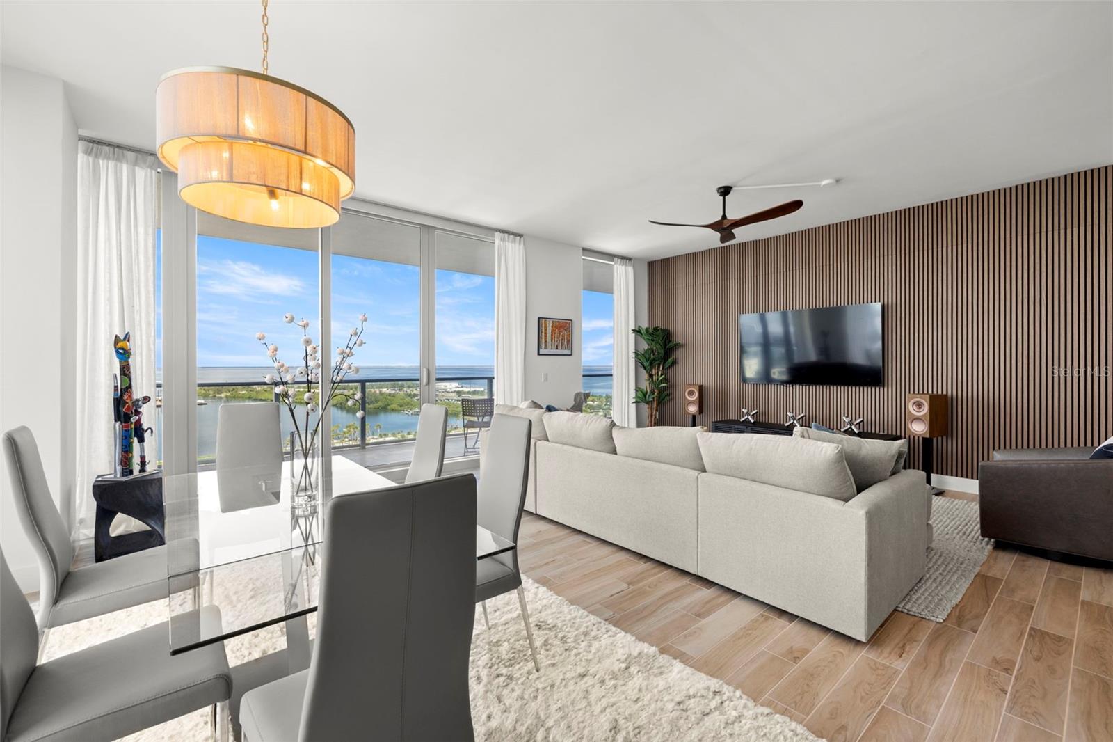 Listing photo id 13 for 5120 Marina Way 12003