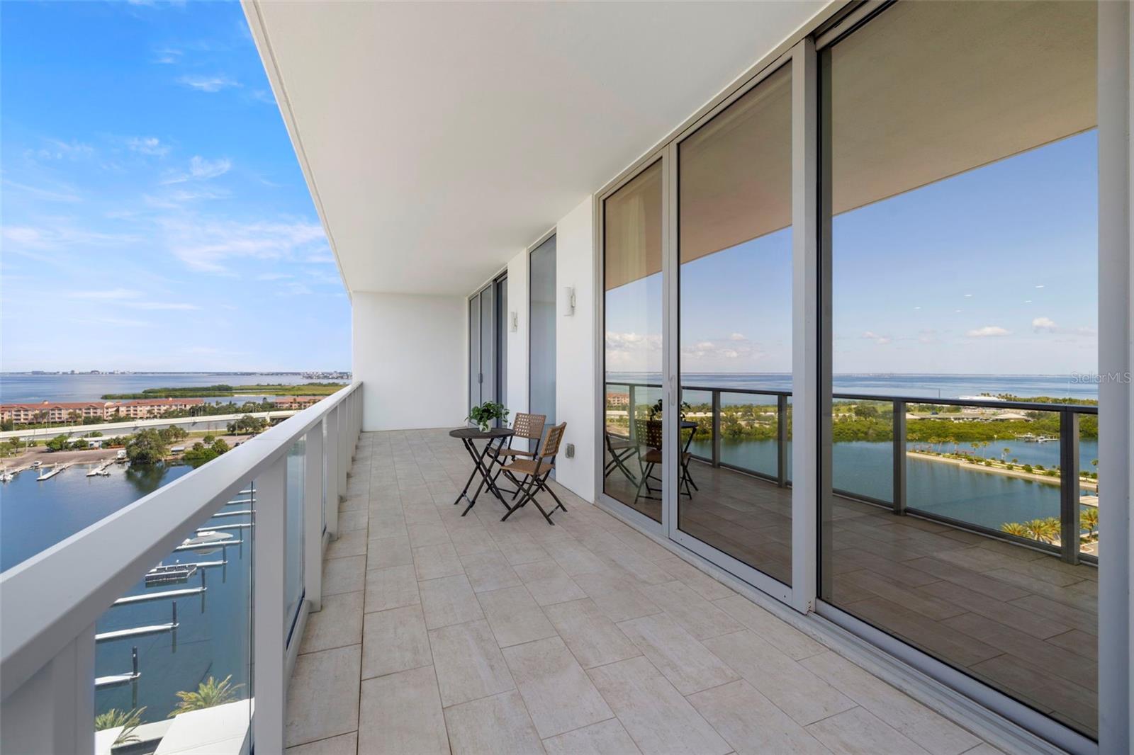Listing photo id 19 for 5120 Marina Way 12003