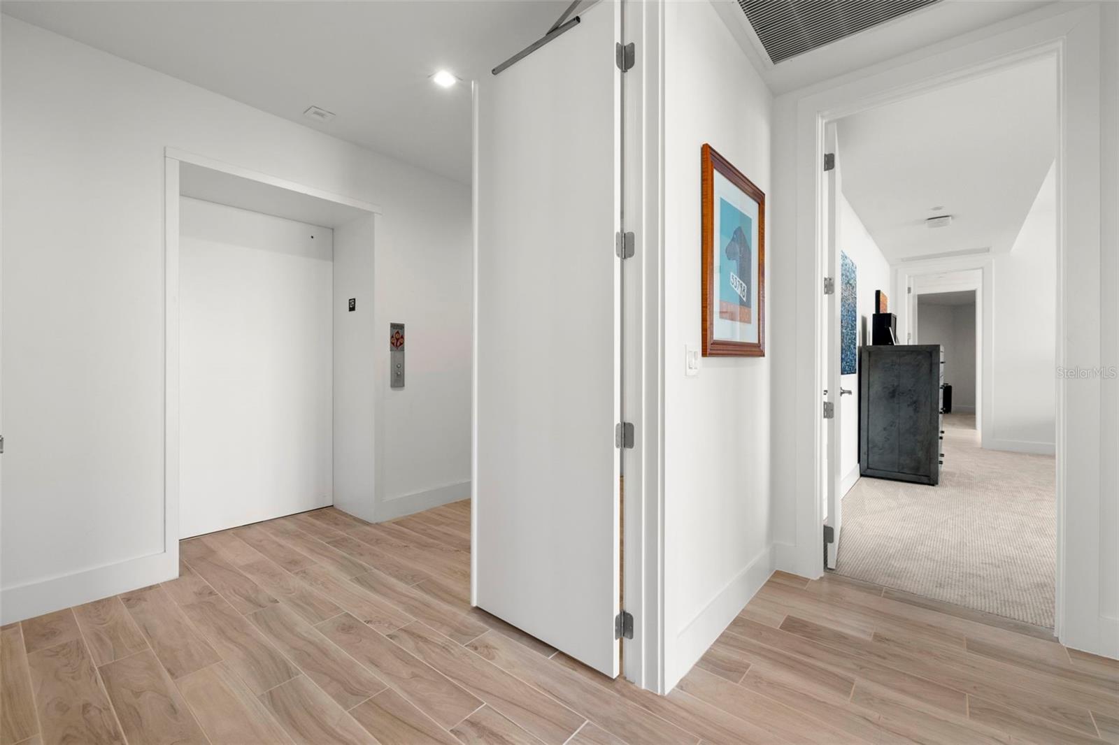 Listing photo id 1 for 5120 Marina Way 12003