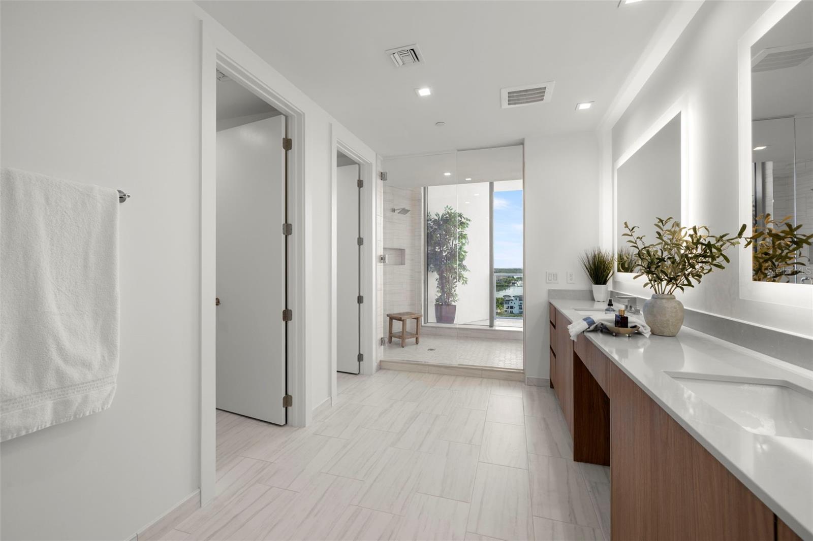 Listing photo id 29 for 5120 Marina Way 12003