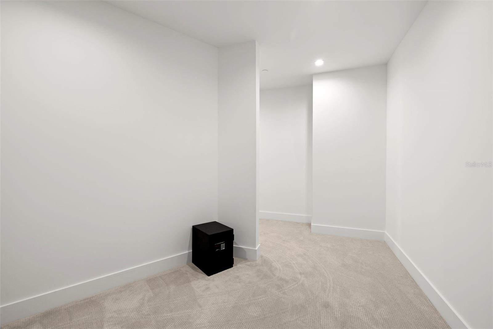 Listing photo id 38 for 5120 Marina Way 12003