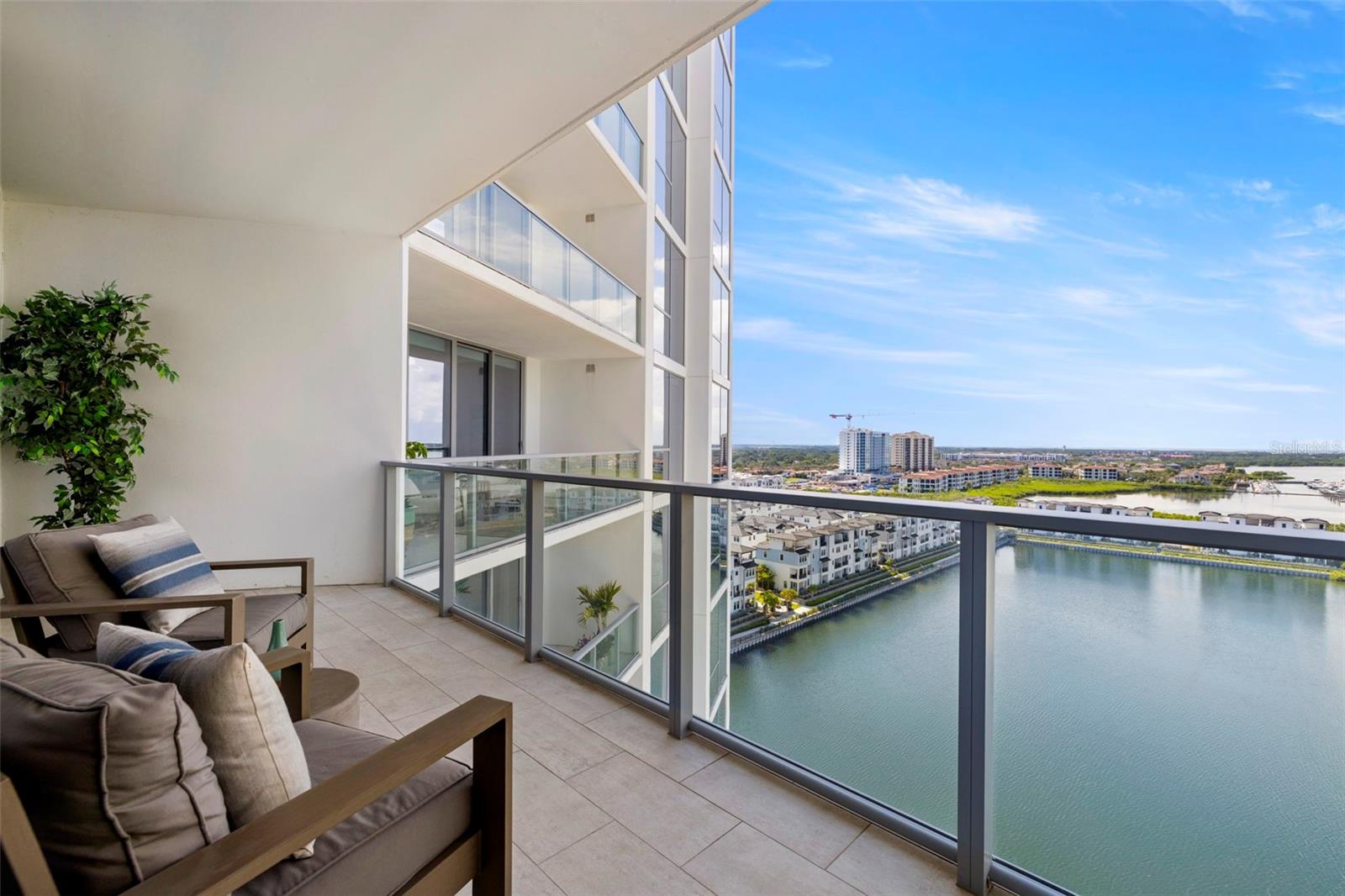 Listing photo id 49 for 5120 Marina Way 12003