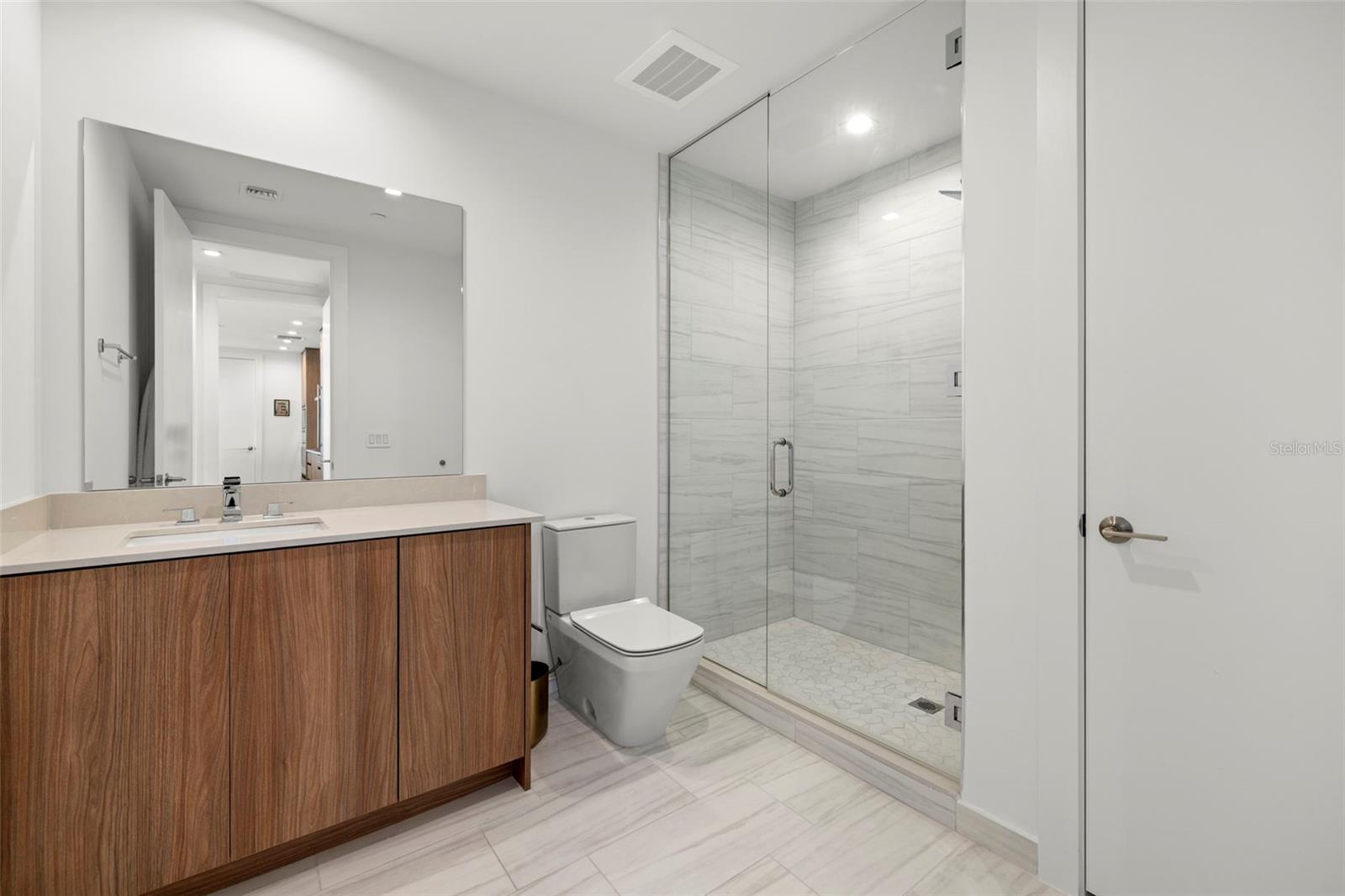 Listing photo id 52 for 5120 Marina Way 12003