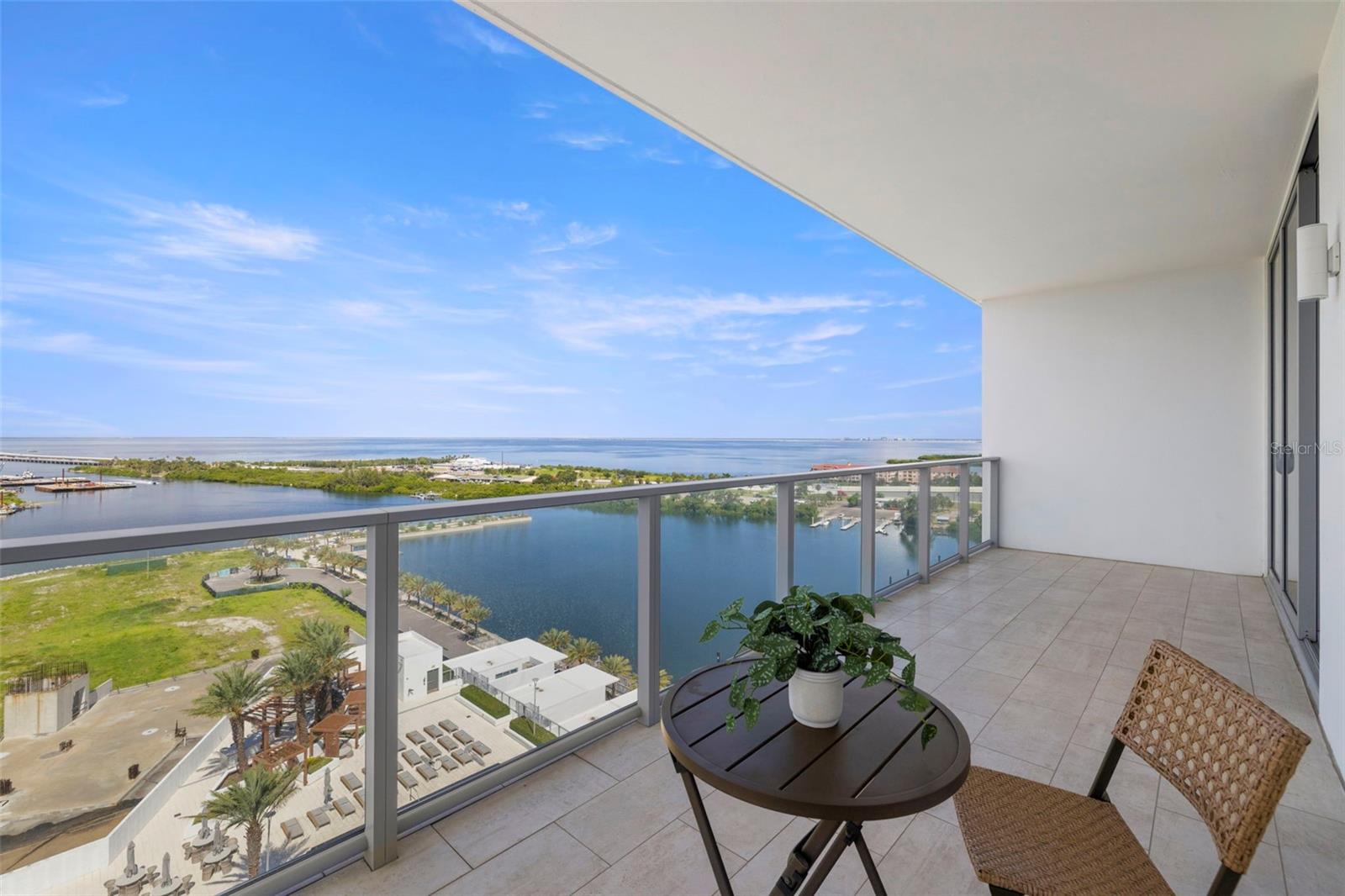Listing photo id 54 for 5120 Marina Way 12003
