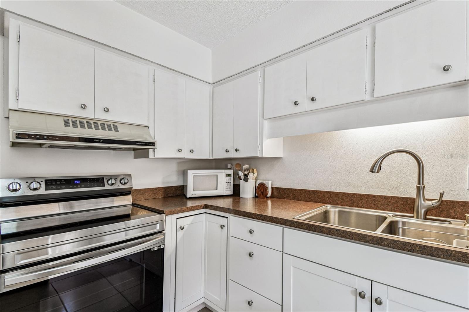 Image 15 of 41 For 4423 Pelorus Drive B
