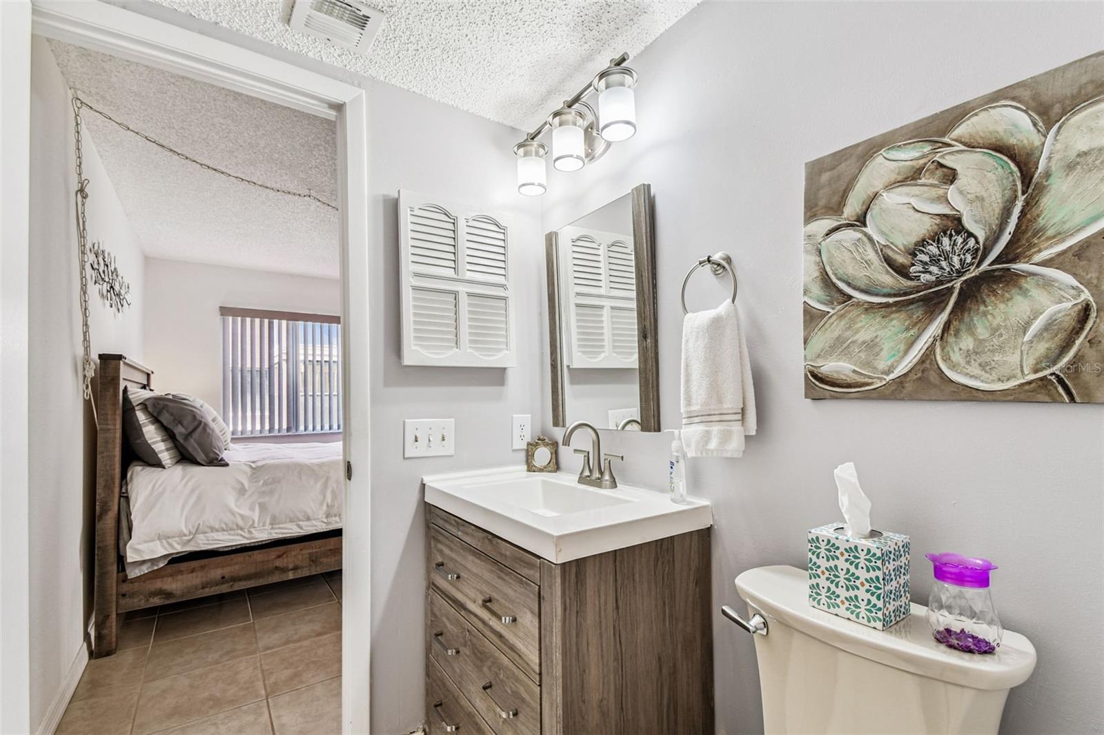 Image 20 of 41 For 4423 Pelorus Drive B