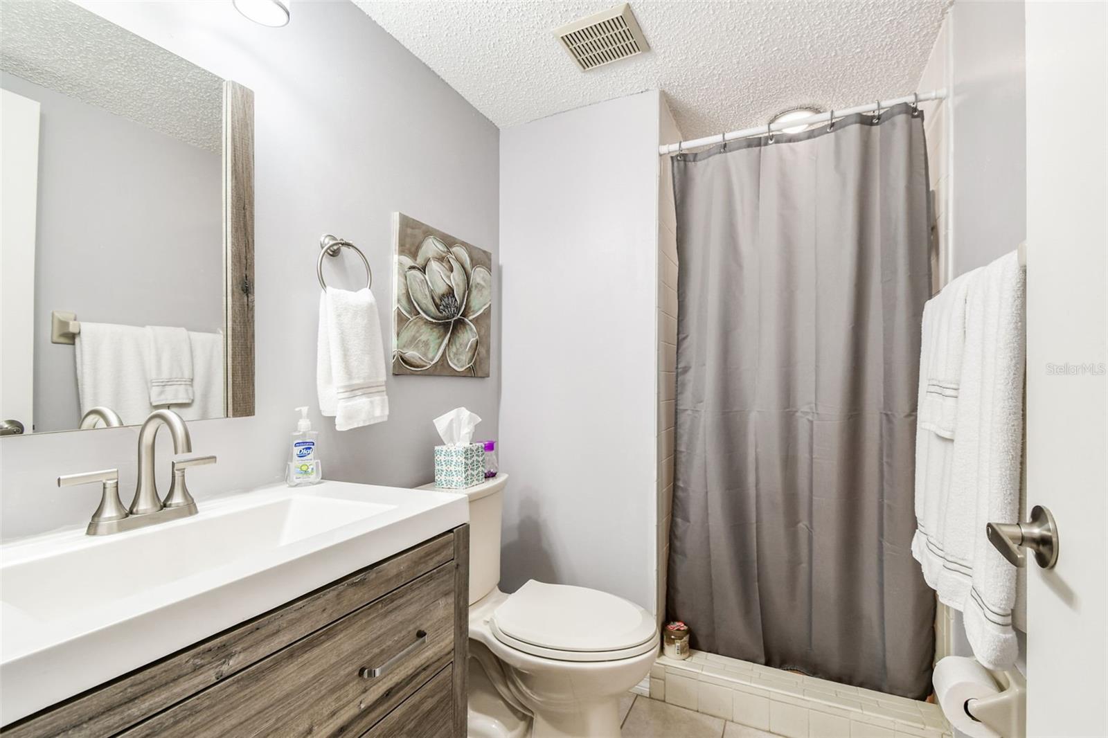 Image 21 of 41 For 4423 Pelorus Drive B