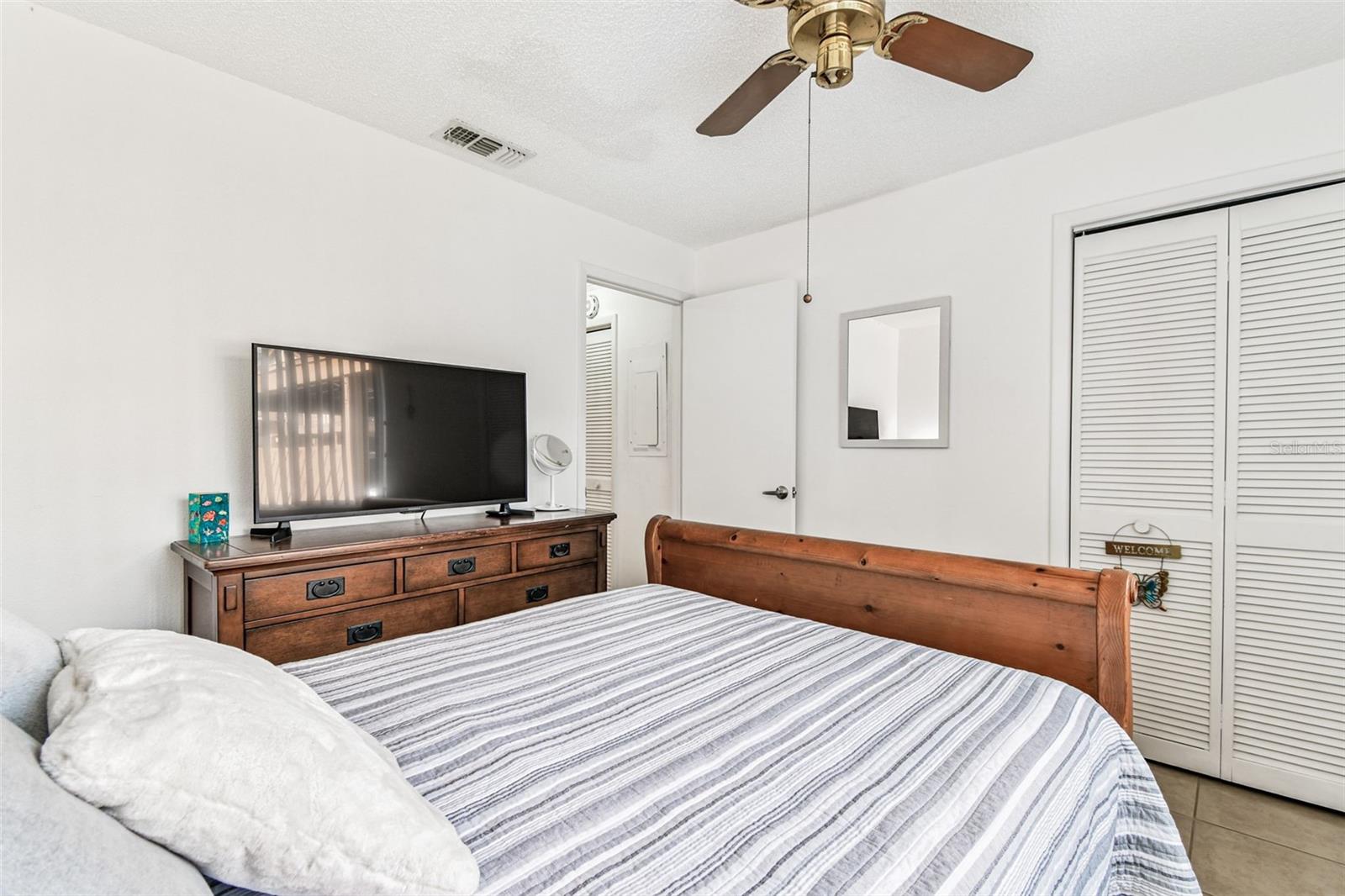 Image 22 of 41 For 4423 Pelorus Drive B