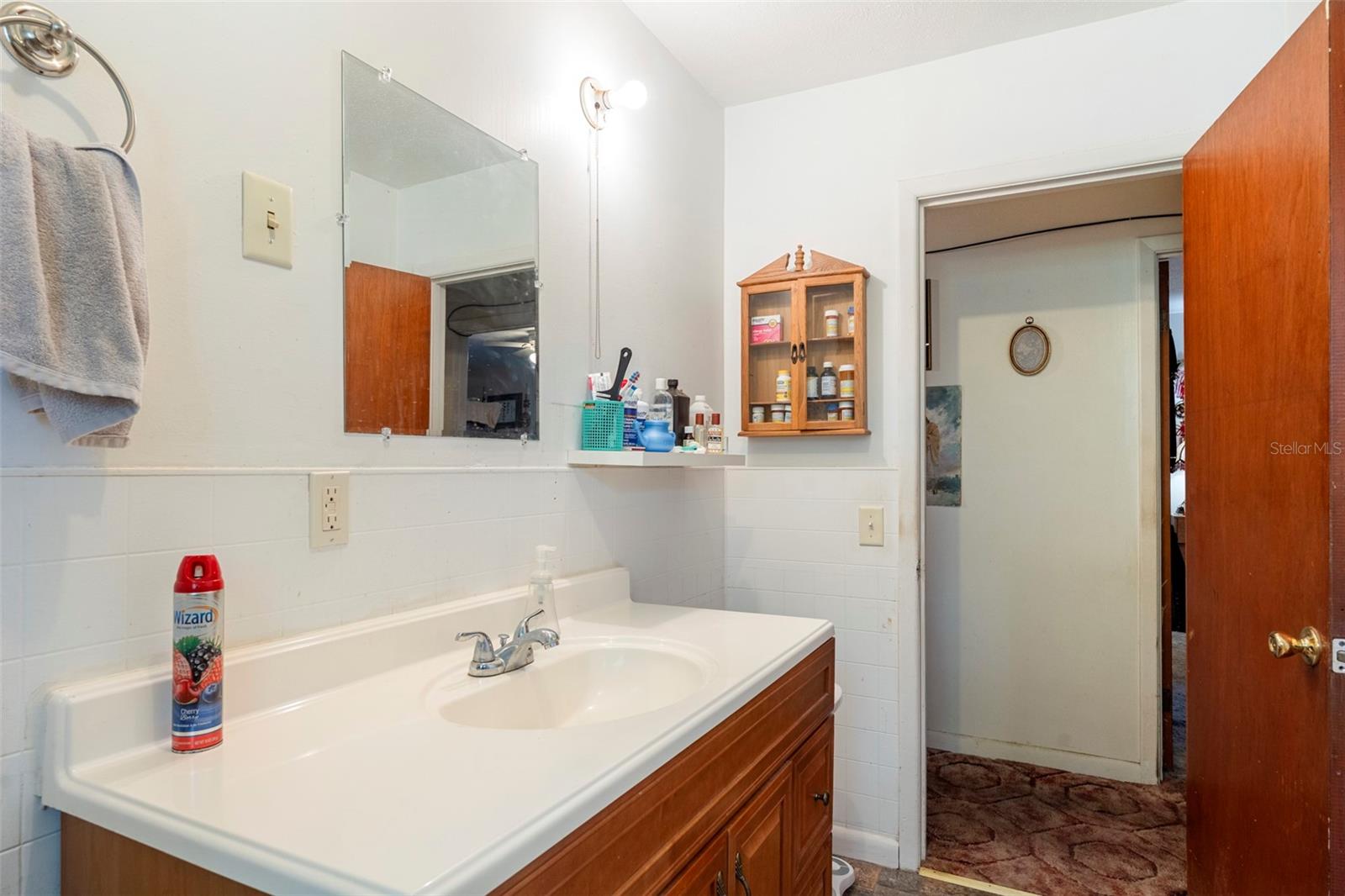 Image 15 of 26 For 1027 Watford Avenue