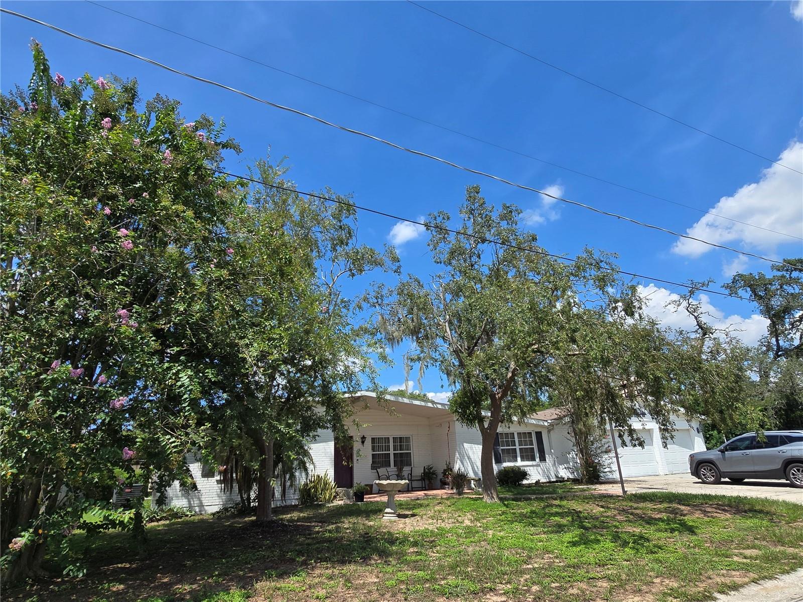 Listing Details for 510 Alma Drive, BRANDON, FL 33510