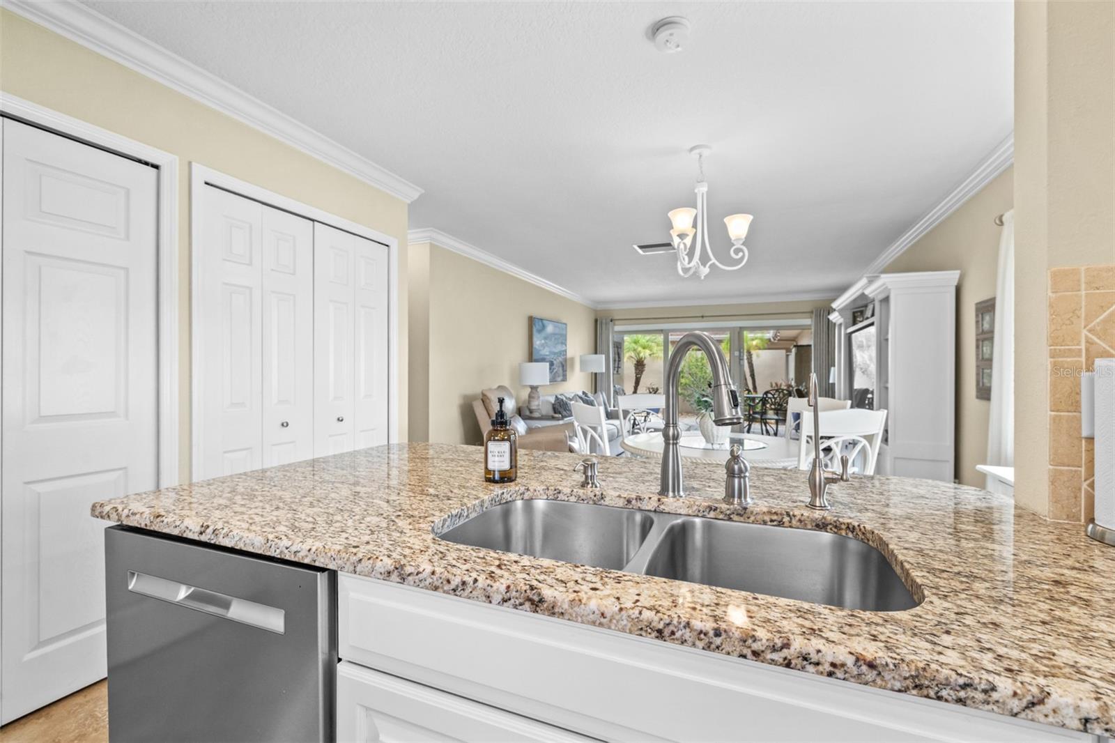 Image 17 of 47 For 2484 Laurelwood Drive C