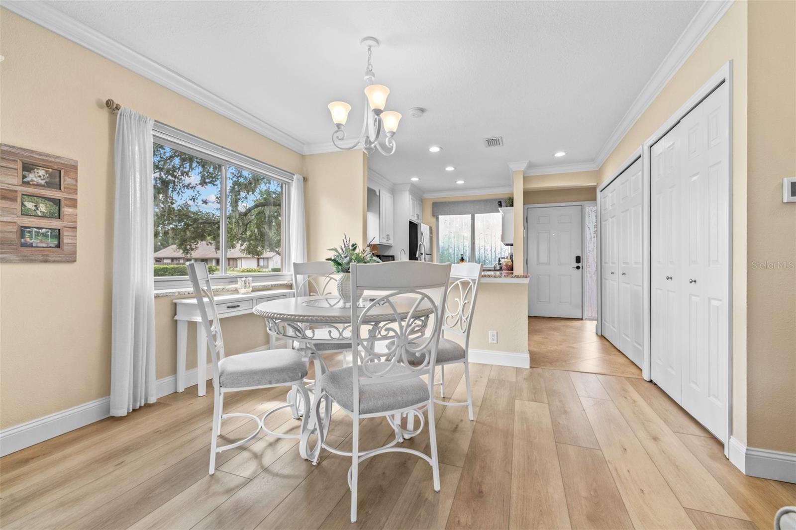 Image 18 of 47 For 2484 Laurelwood Drive C