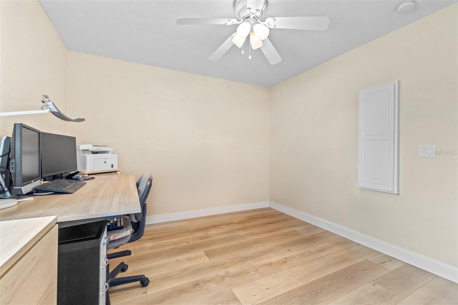 Image 31 of 47 For 2484 Laurelwood Drive C