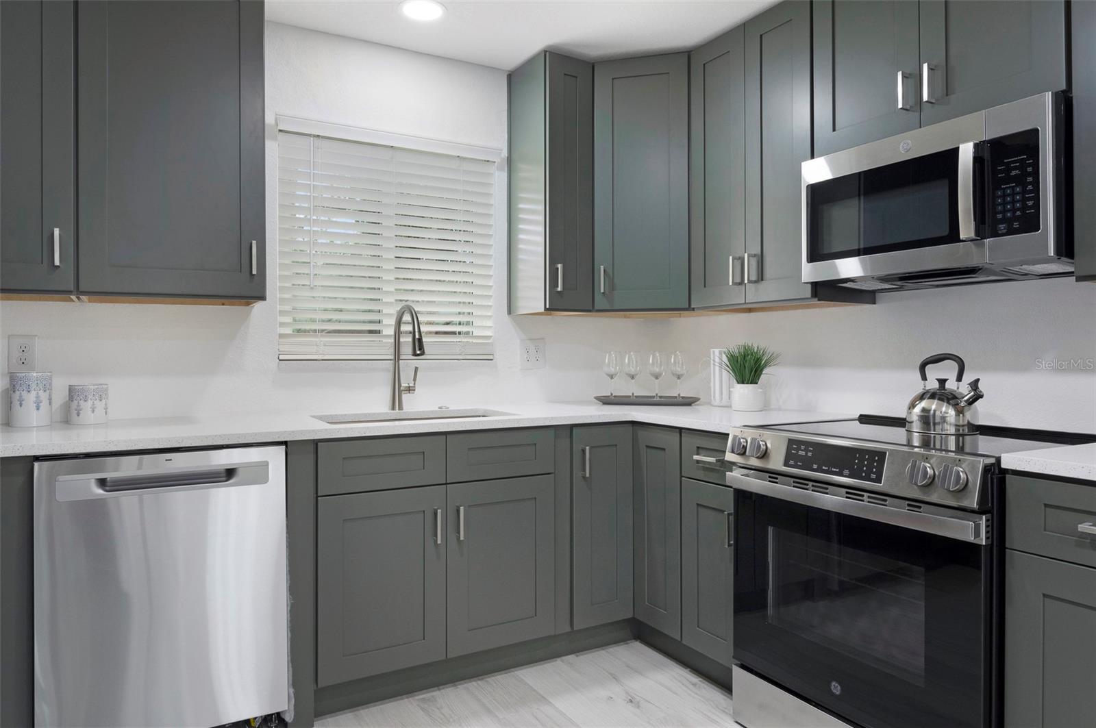 Image 18 of 41 For 8504 42nd Avenue N