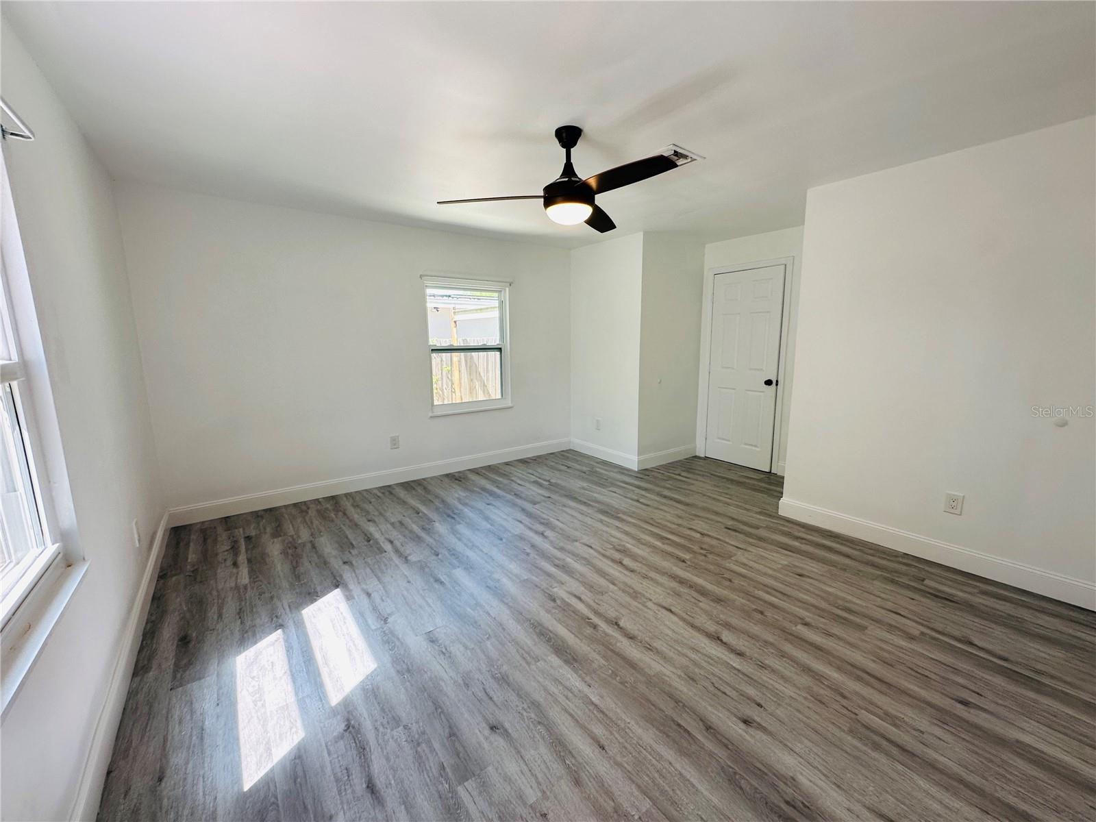 Image 10 of 27 For 1225 Bermuda Street