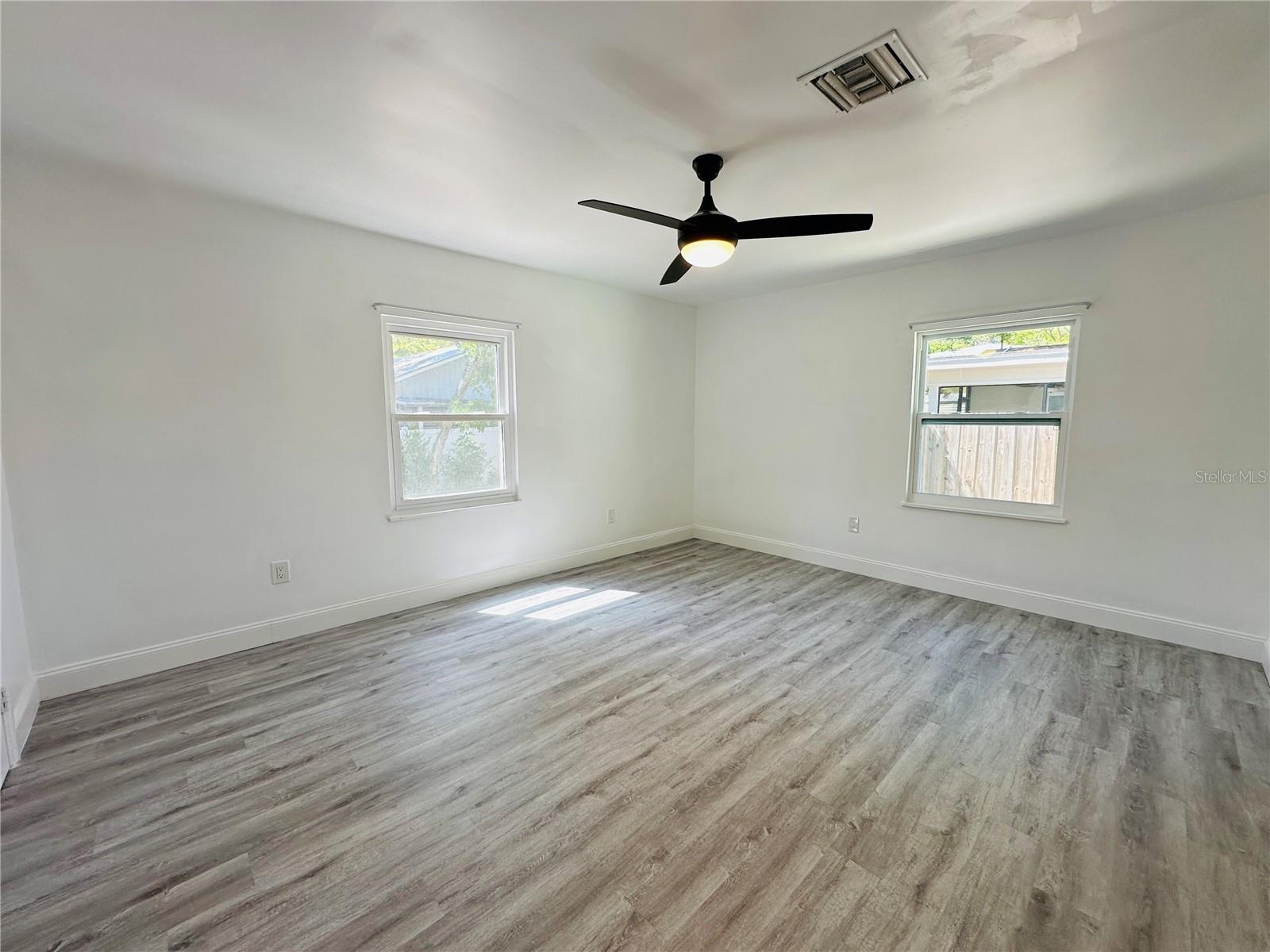 Image 11 of 27 For 1225 Bermuda Street