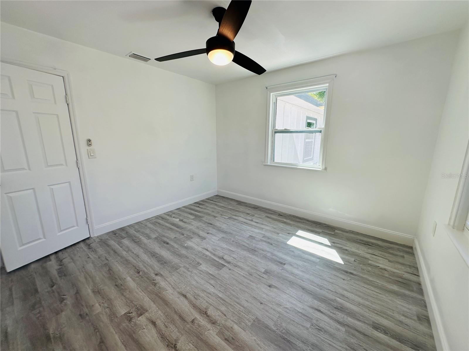 Image 12 of 27 For 1225 Bermuda Street