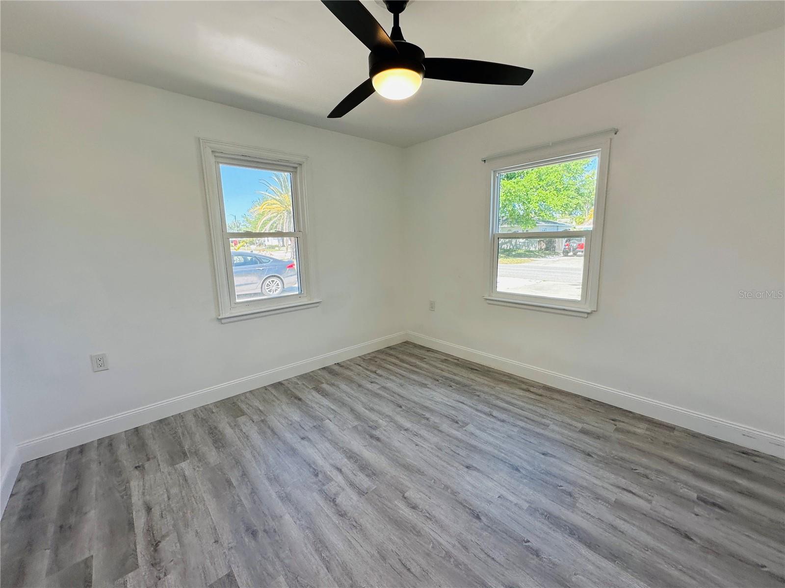 Image 16 of 27 For 1225 Bermuda Street