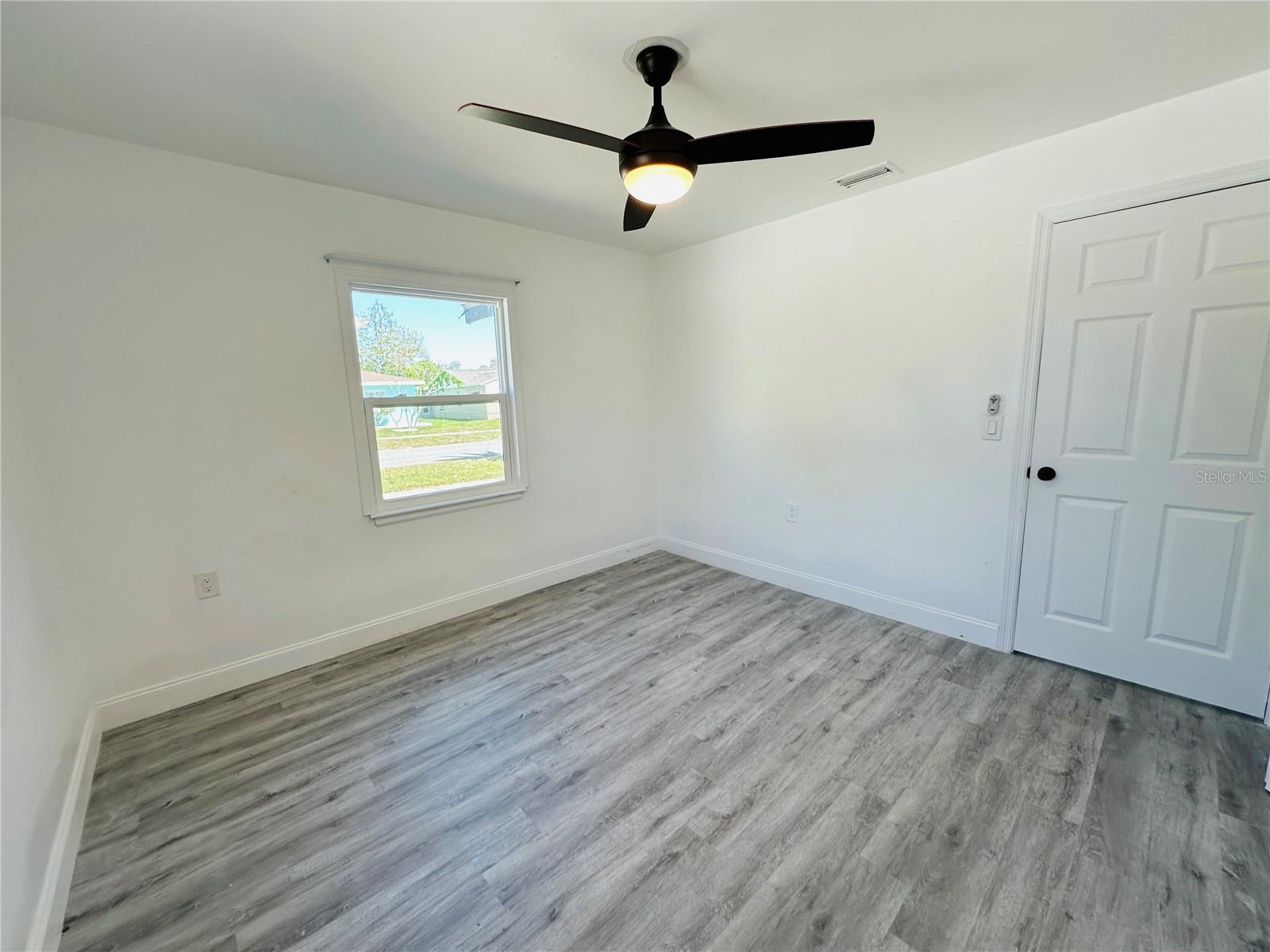 Image 17 of 27 For 1225 Bermuda Street