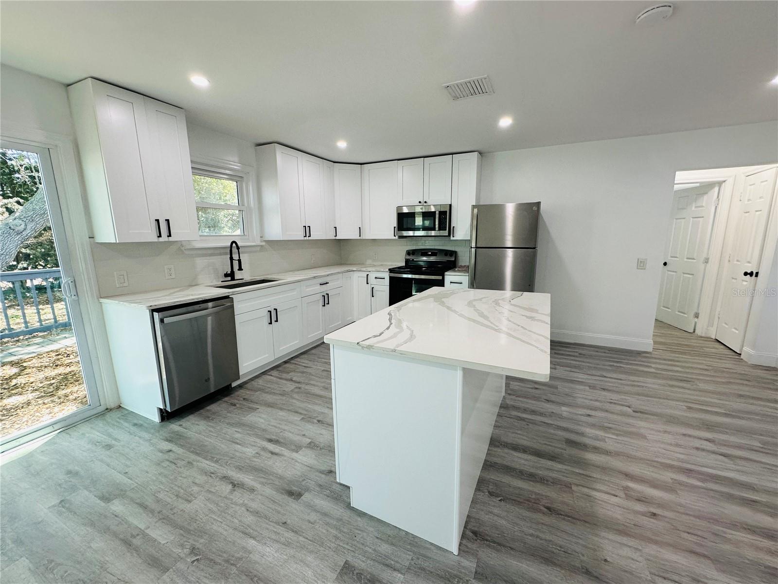 Image 2 of 27 For 1225 Bermuda Street