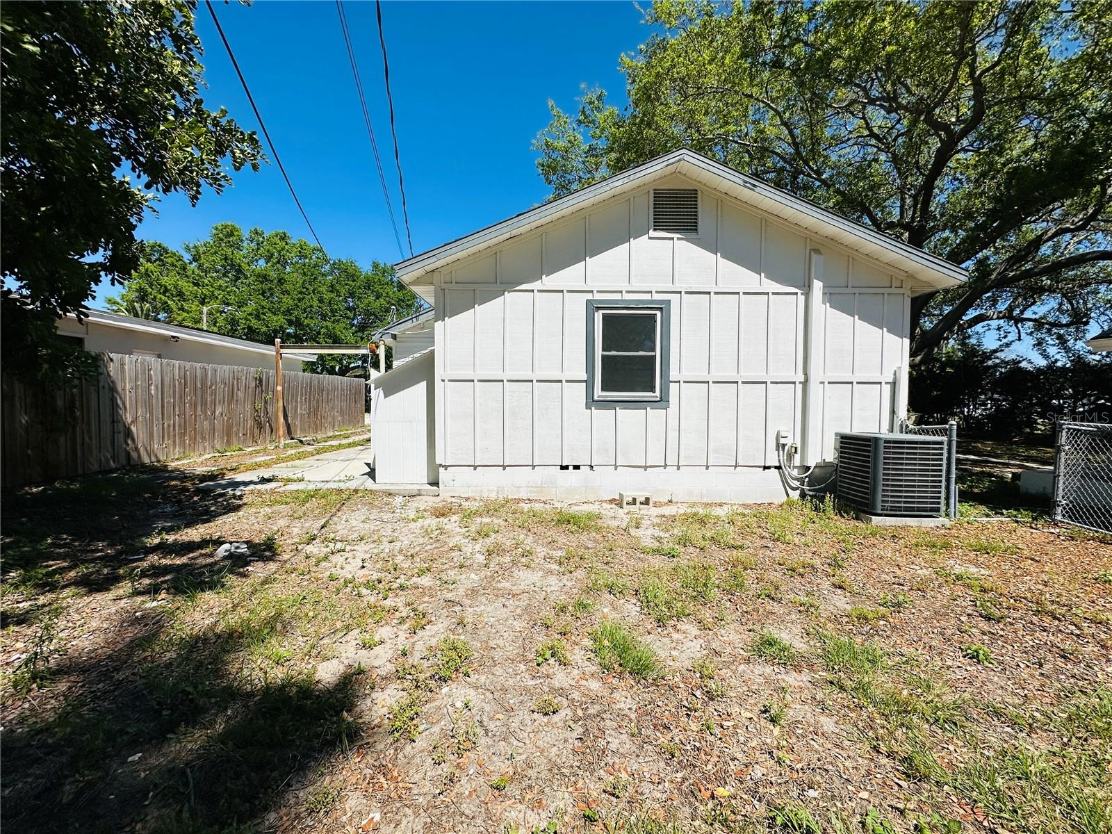 Image 25 of 27 For 1225 Bermuda Street