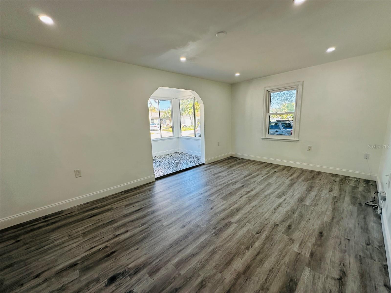 Image 8 of 27 For 1225 Bermuda Street