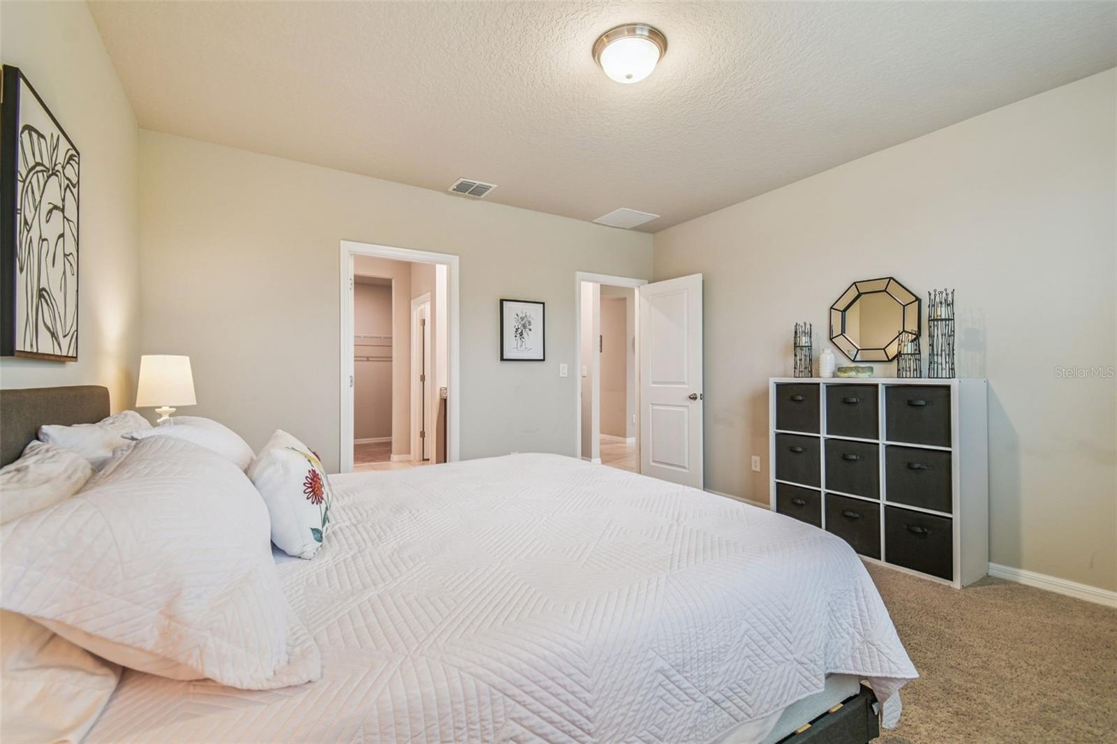 Listing photo id 24 for 3510 Bonsilva Street