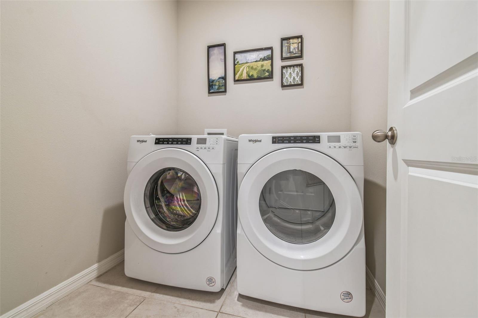 Listing photo id 28 for 3510 Bonsilva Street
