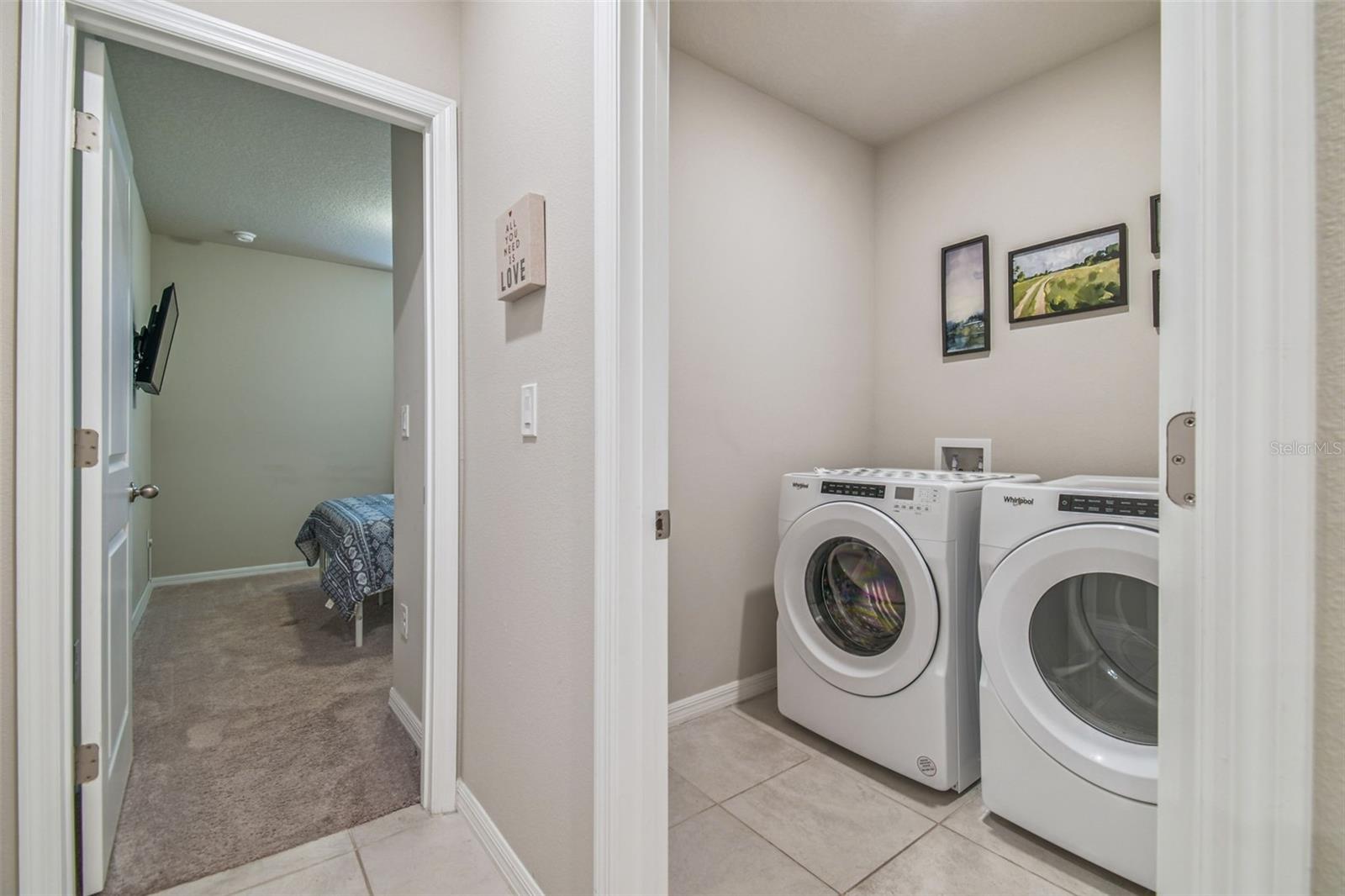 Listing photo id 29 for 3510 Bonsilva Street