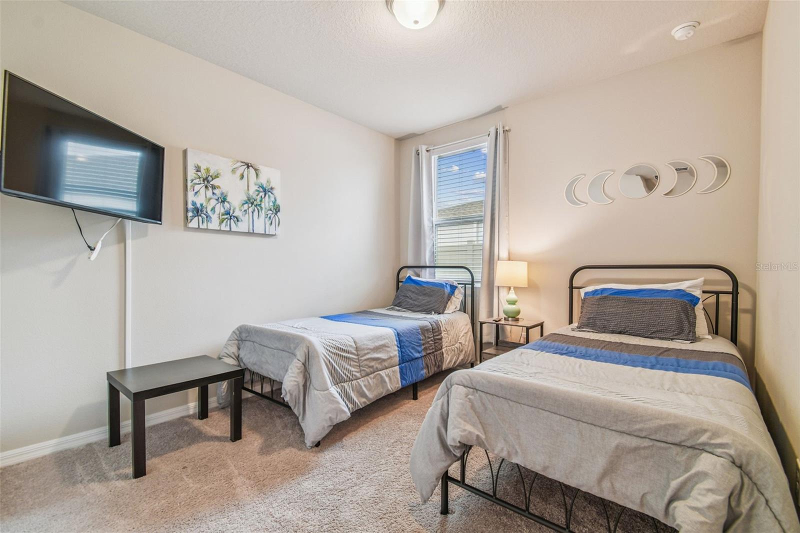 Listing photo id 31 for 3510 Bonsilva Street