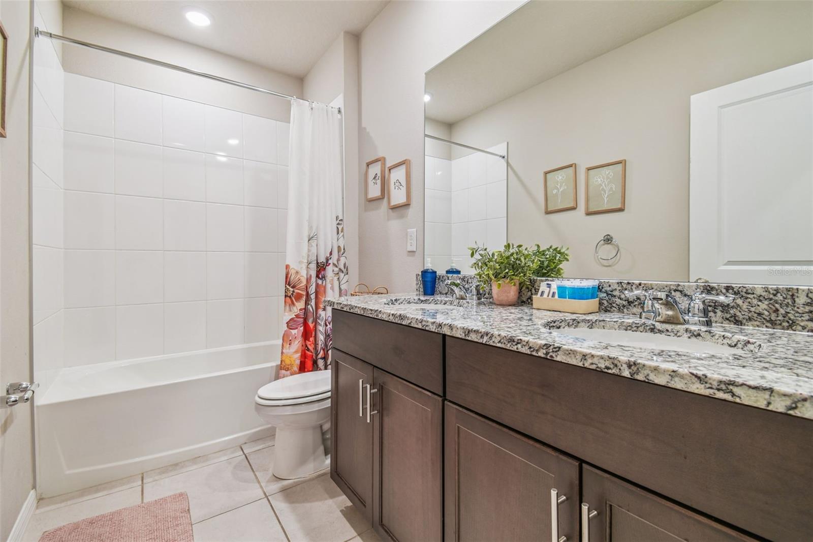Listing photo id 34 for 3510 Bonsilva Street