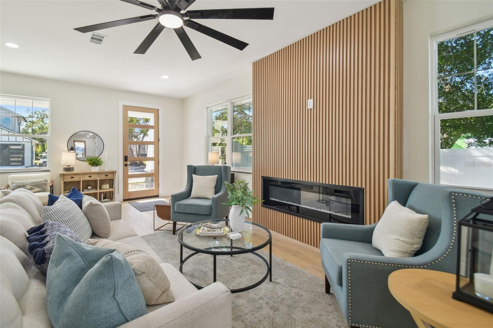 Image 3 of 45 For 1908 17th Avenue