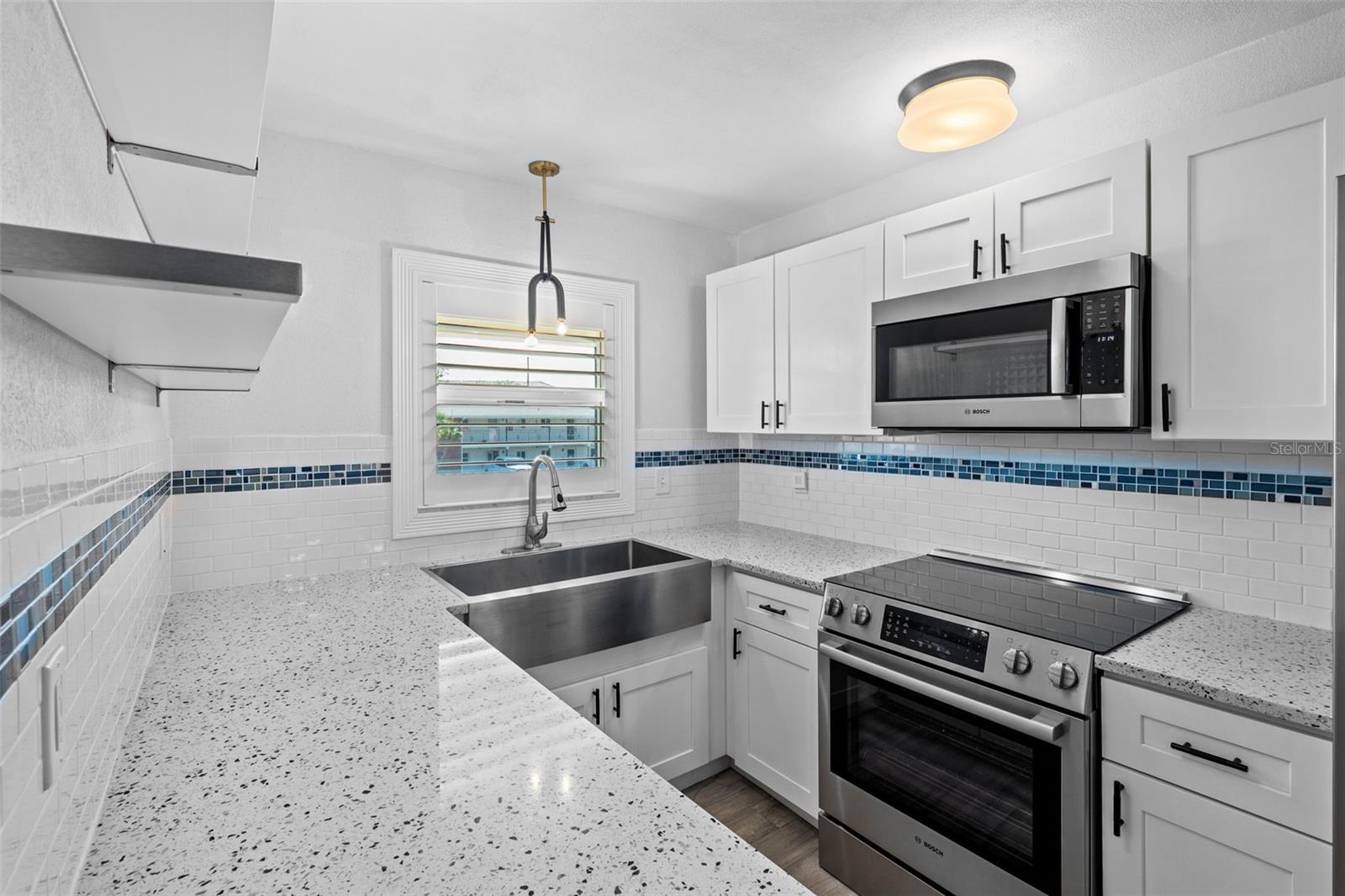 Image 17 of 32 For 4560 Overlook Drive Ne 271
