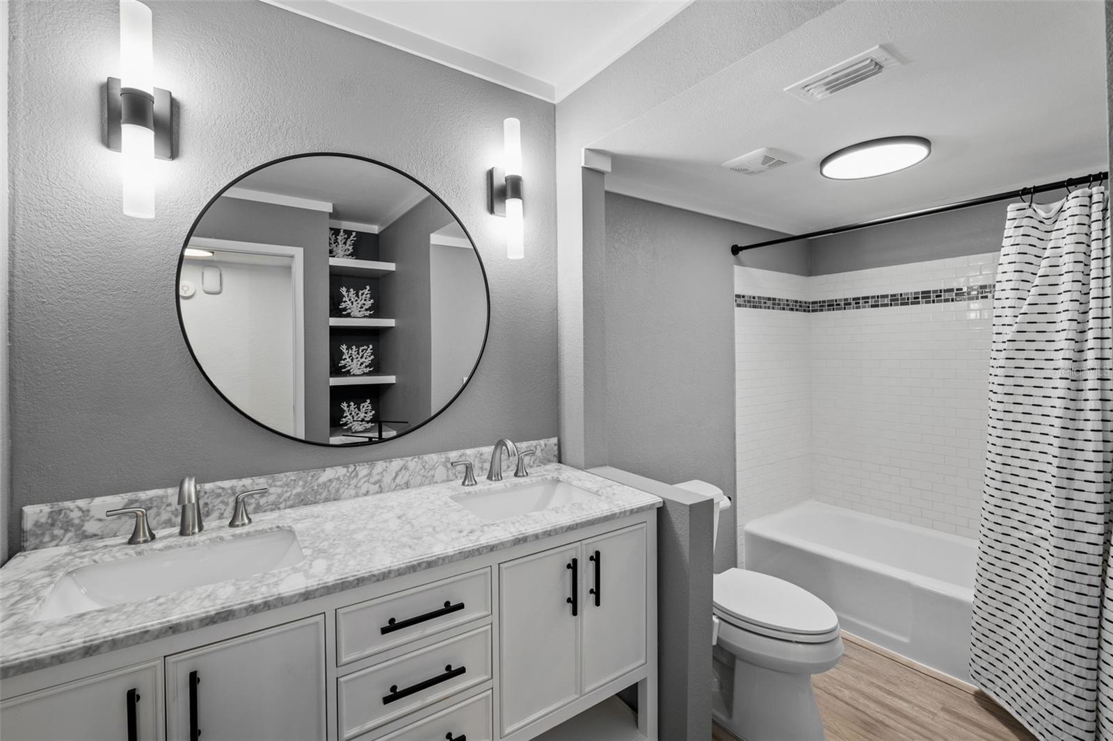 Image 22 of 32 For 4560 Overlook Drive Ne 271