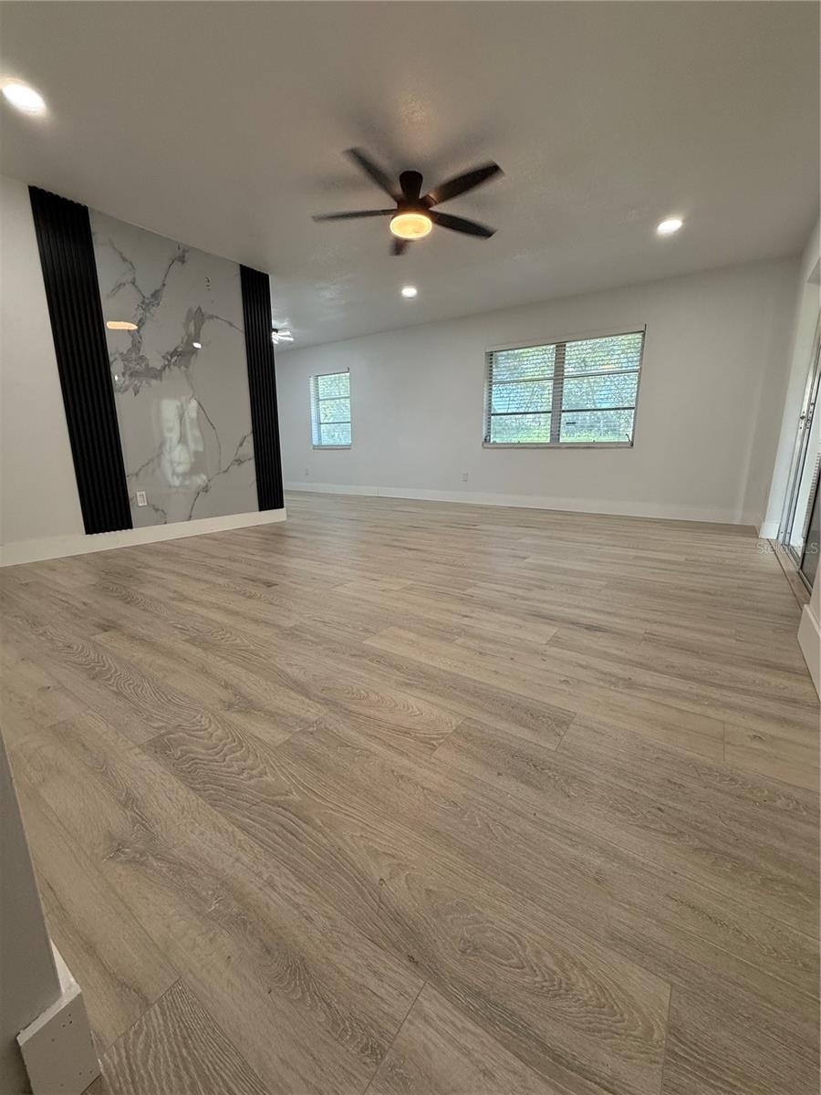 Image 11 of 35 For 6327 Skyline Court