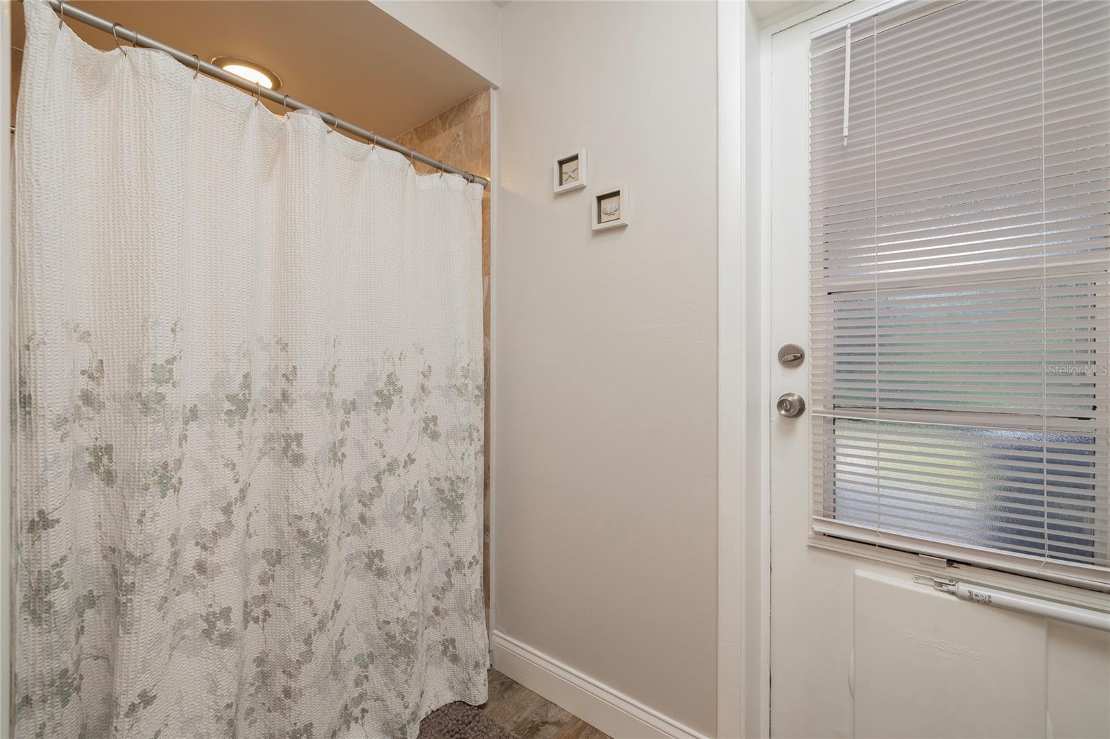 Image 18 of 46 For 3438 Hyde Park Drive