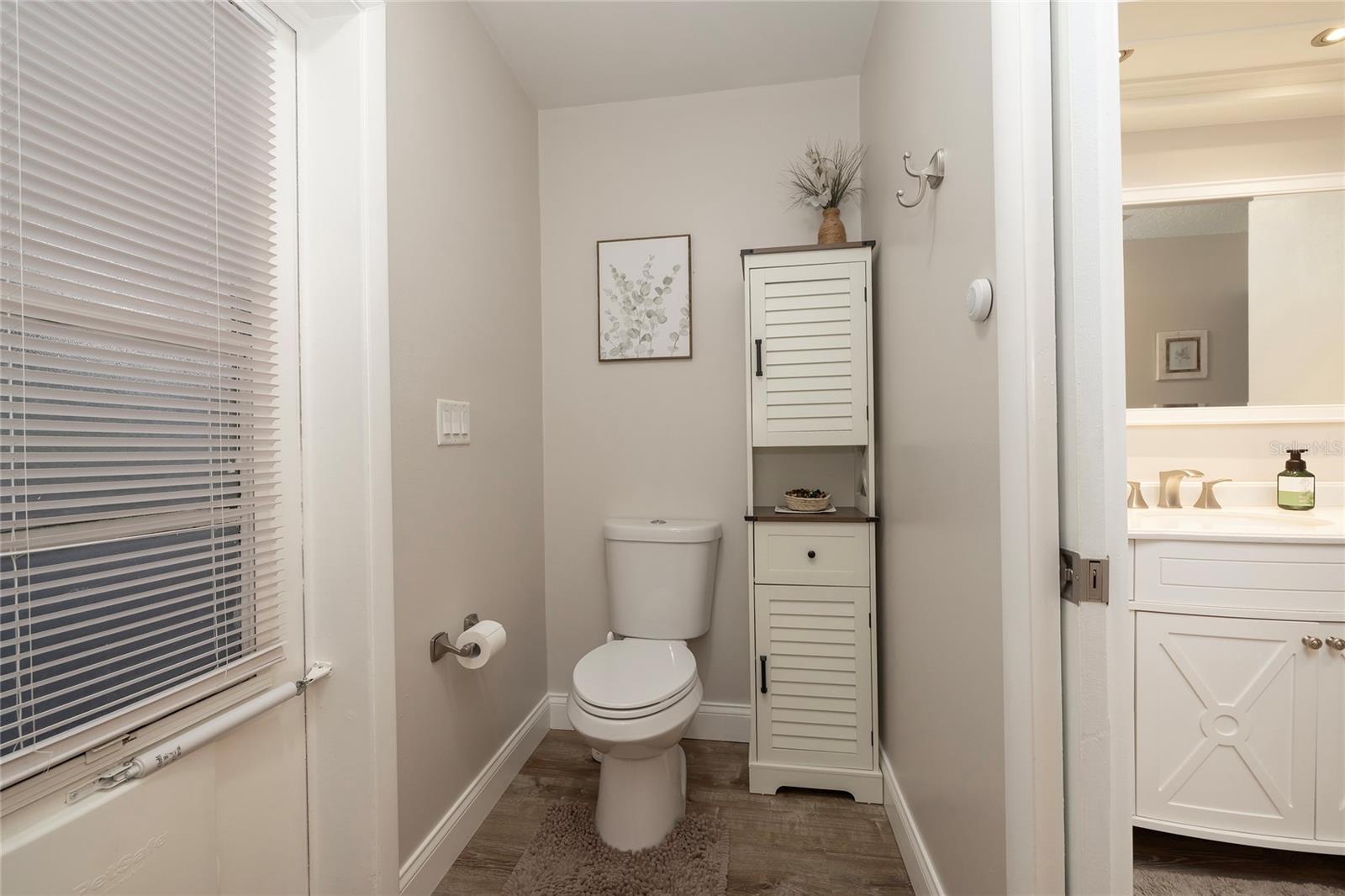 Image 19 of 46 For 3438 Hyde Park Drive