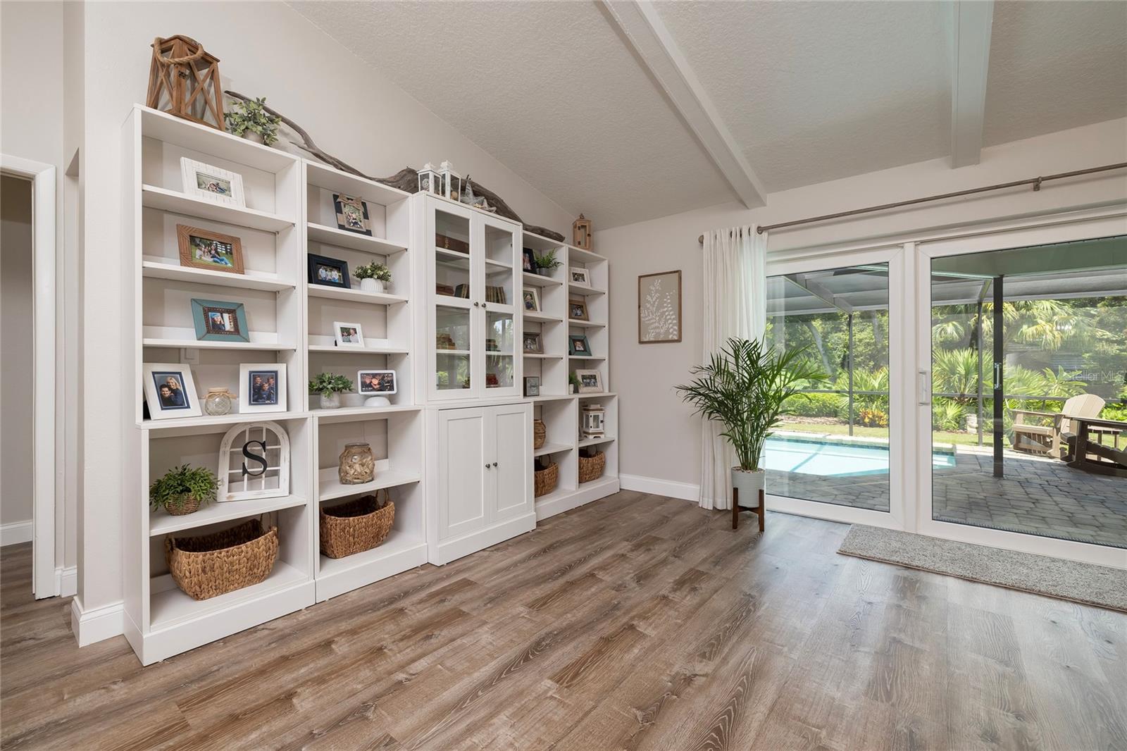 Image 7 of 46 For 3438 Hyde Park Drive