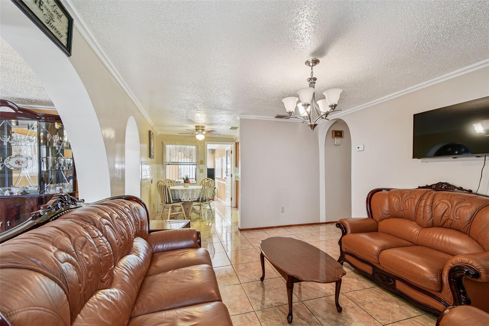 Image 14 of 34 For 6028 W Clifton St