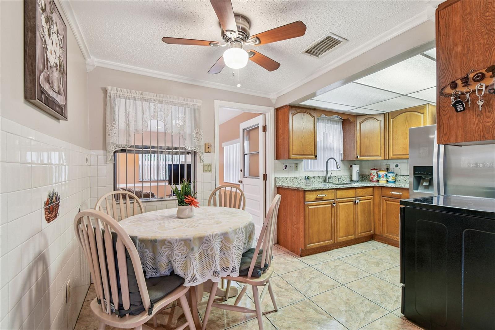 Image 7 of 34 For 6028 W Clifton St