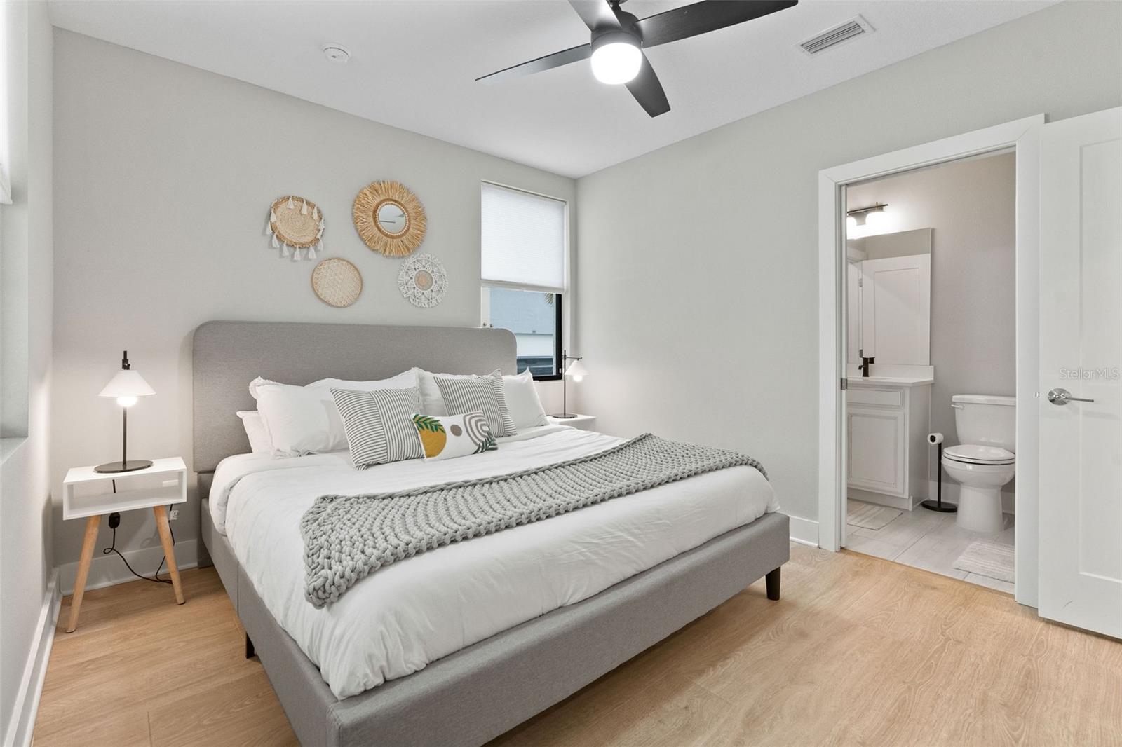 Image 17 of 28 For 2565 12th Place N
