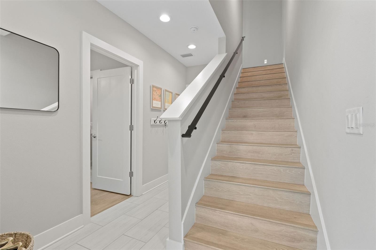 Image 4 of 28 For 2565 12th Place N