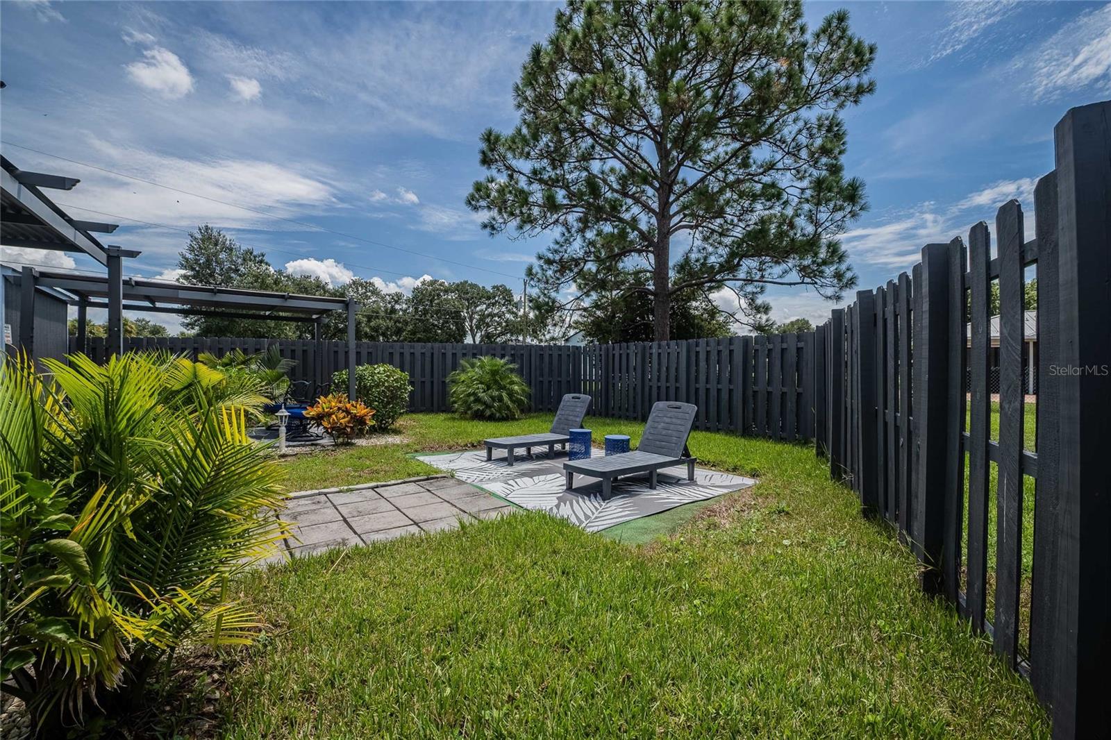 Image 27 of 38 For 25294 Canterbury Drive