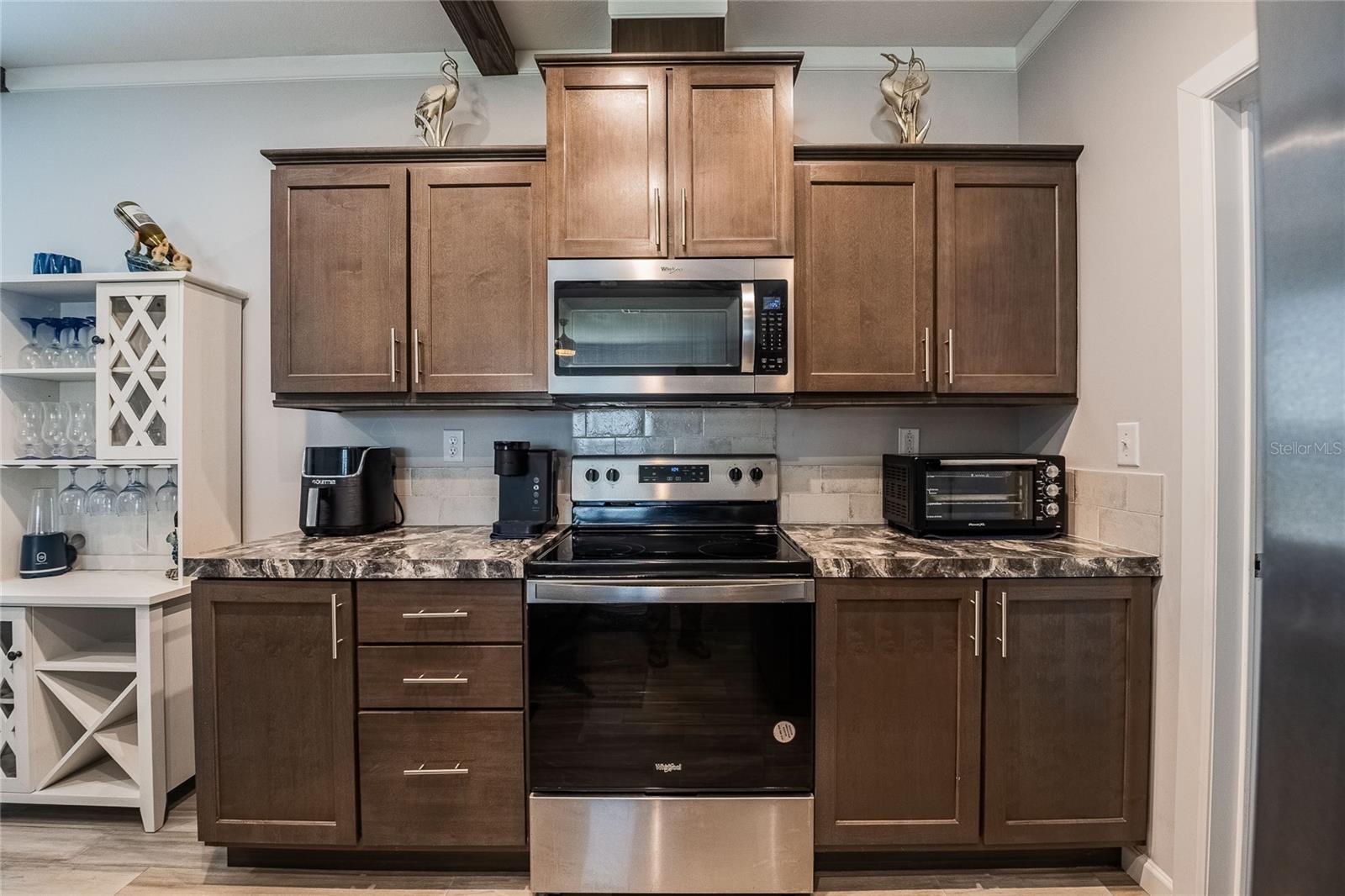 Image 9 of 38 For 25294 Canterbury Drive