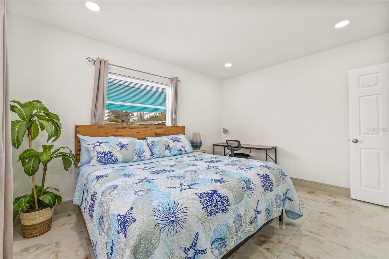 Image 14 of 41 For 1232 Pineview Avenue