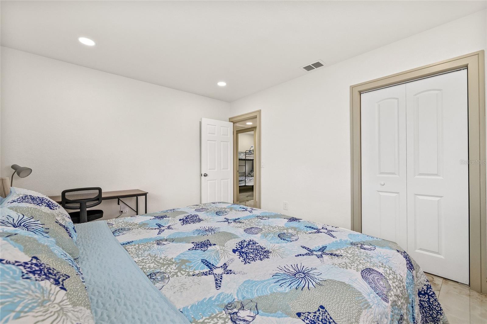 Image 15 of 41 For 1232 Pineview Avenue
