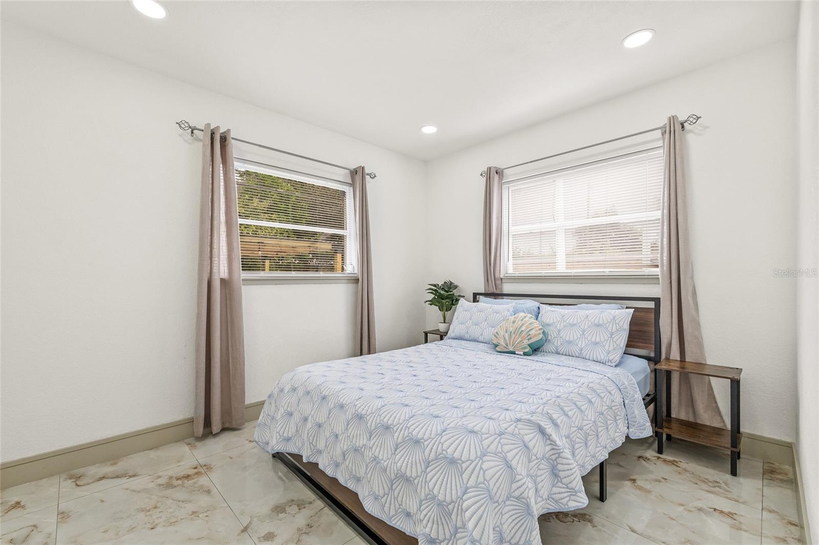 Image 16 of 41 For 1232 Pineview Avenue
