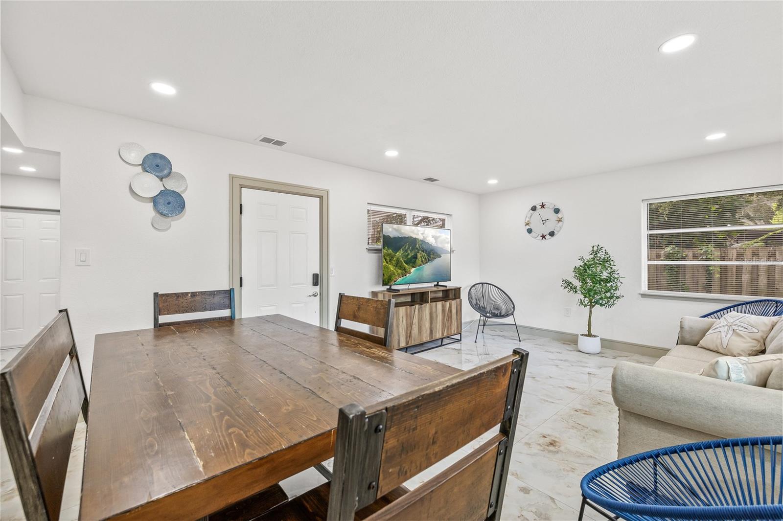 Image 24 of 41 For 1232 Pineview Avenue