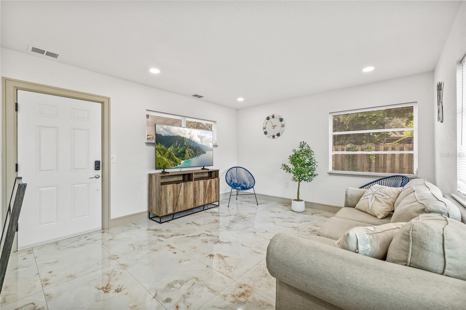 Image 25 of 41 For 1232 Pineview Avenue